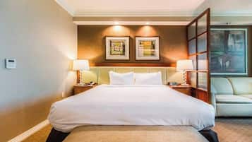 Apartment (0 Bedroom) | Iron/ironing board, bed sheets