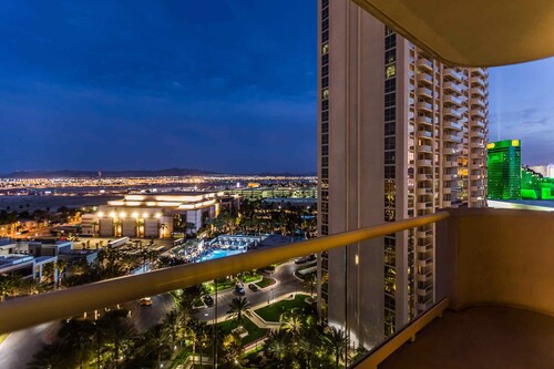 MGM 1-br Condo by Zelloo 33821