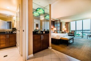 Interior - MGM 1811 Deluxe Studio Strip View (Las Vegas)