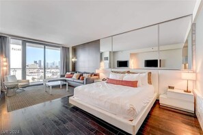 Interior - Amazing Modern Strip Views Palms Studio 21306 (Las Vegas)