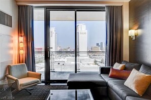 Apartment (0 Bedroom) | Interior - Luxurious Palms Studio Mountain View & Balcony Access 27307 (Las Vegas)