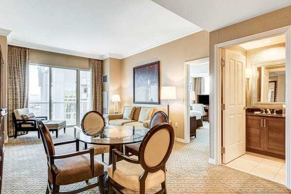 Apartment (1 Bedroom) | Interior - Stunning 1BR Strip Views & Balcony Suite 12701 (Las Vegas)