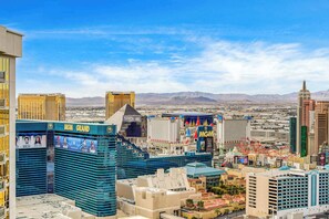 Apartment (1 Bedroom) | Front of property - MGM Balcony 12821 (Las Vegas)