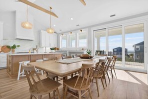 Dining - Opal Pointe by Brunswick Vacation Rentals: Iconic Luxury, Steps from the Sand (Ocean Isle Beach)