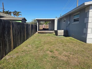 Property grounds - A Charming Two-Bedroom Haven (Bradenton)