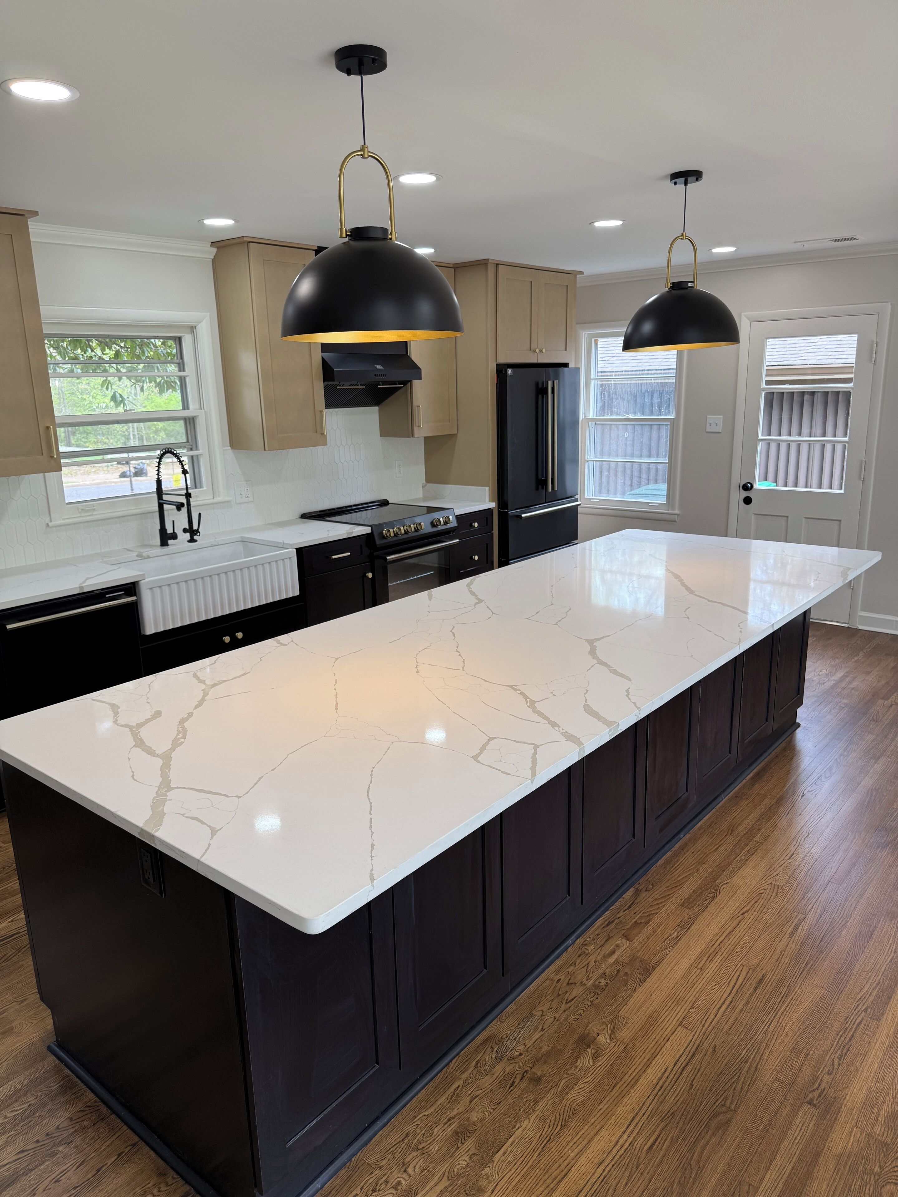 ثلاجة، ميكروويف، فرن، موقد طهي مسطح