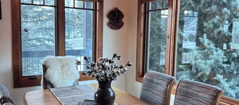 Serene 3-bedroom townhome in Crested Butte perfect for getaway