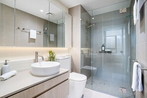 Hair dryer, towels - Ocean Views at Yves Mermaid Beach (Mermaid Beach)