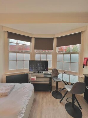 1 chambre, fer et planche à repasser, Wi-Fi gratuit, draps fournis