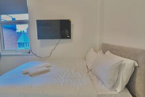 1 bedroom, iron/ironing board, free WiFi, bed sheets - Golders Green Cosy London Apartment (London)
