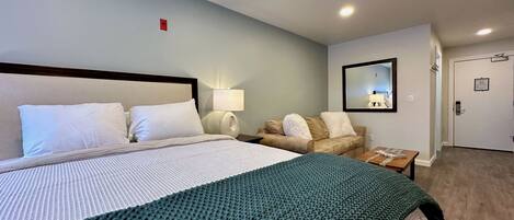 Iron/ironing board, bed sheets