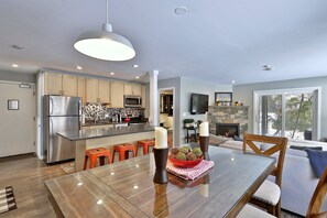 Interior - Killington Center 332 (Killington)