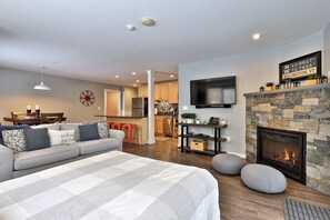 Interior - Killington Center 332 (Killington)