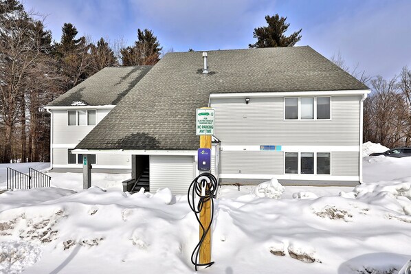 Interior - Your Perfect Getaway Renovated and Beautifully Decorated Hotel Room Studio (Killington)