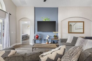 Interior - NEW King Bed Glow In The Dark Kid Cave (Kissimmee)