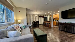 Interior - Killington Center 132 (Killington)