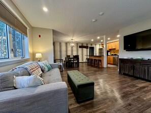 Interior - Killington Center 132 (Killington)