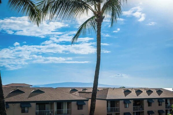 Interior - Beach Retreat Walk to Surf & Dining (Kihei)