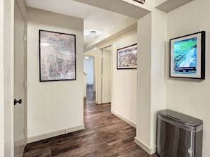 Interior - Mt Green 3-d10 (Killington)