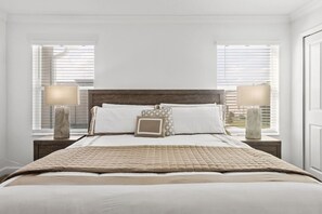 Interior - NEW King Bed Disney Contemporary Townhouse (Kissimmee)