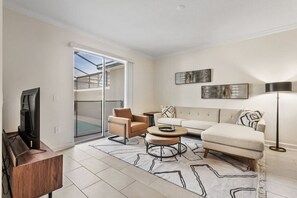 Interior - NEW King Bed Disney Contemporary Townhouse (Kissimmee)