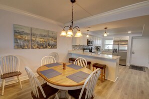 Interior - 461 El Matador (Fort Walton Beach)