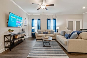 TV - 2029 Pinnacle Walk Drive, Norcross (Norcross)