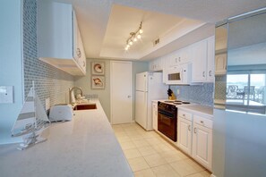 Interior - 554 El Matador (Fort Walton Beach)