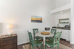 Interior - 1317 S Pacific - Unit B (Oceanside)