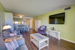Interior - 221 El Matador (Fort Walton Beach)