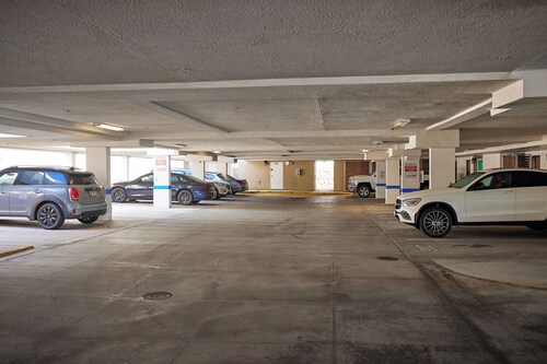 700-104 Water Front Condo w AC!