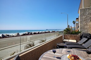 Interior - 700-104 Water Front Condo w AC! (Oceanside)