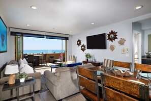 Interior - 700-104 Water Front Condo w AC! (Oceanside)