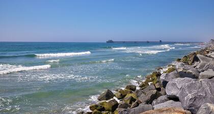 700-104 Water Front Condo w AC!