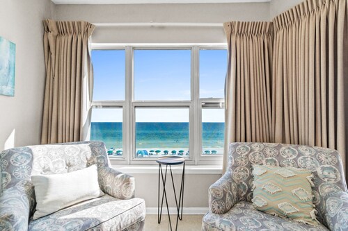 Emerald Towers West 4006 - Resting Beach Face