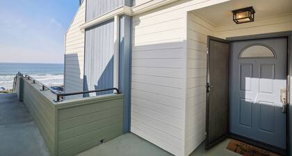 152-4 Coastal Luxury With Panoramic Ocean View