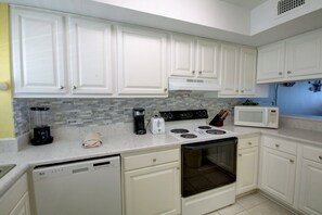 Interior - 446 El Matador (Fort Walton Beach)