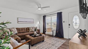 House (3 Bedrooms) | Front of property