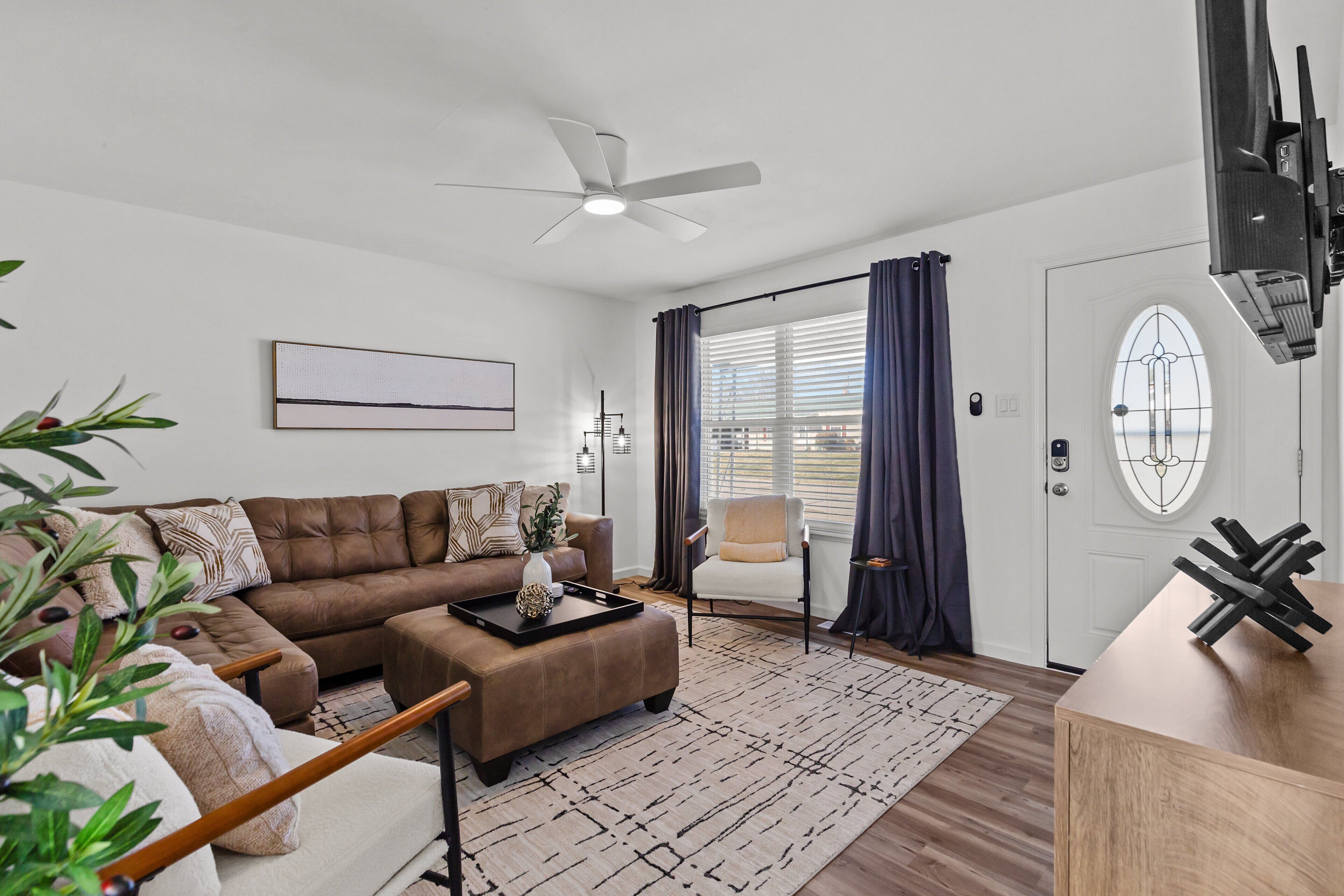 House (3 Bedrooms) | Front of property