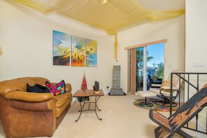 Interior - Oceanview Beach Home - 209w (Oceanside)
