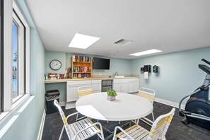 Interior - Pelican Isle 208 - Sandy Shores (Fort Walton Beach)