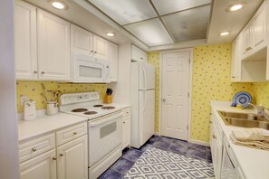 Interior - 345 El Matador (Fort Walton Beach)