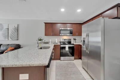 1053 Apollo Beach Blvd, Unit 5