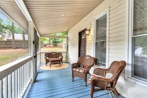 Interior - Grill & Chill Retreat! (Acworth)