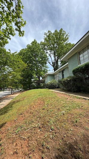 Interior - Group-ready West End Duplex - Save Big Midweek (Atlanta)