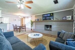 Interior - Save Midweek 3Br Near Lake Acworth and Downtown (Acworth)