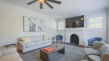 House (5 Bedrooms) | Front of property