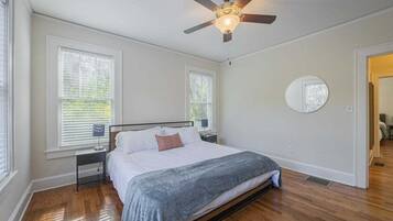 House (5 Bedrooms) | Interior