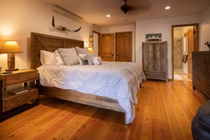 Interior - Alpine Highmark (Alpine)