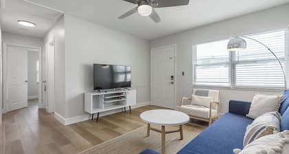 Updated Waterfront Condo in Apollo Beach 1572